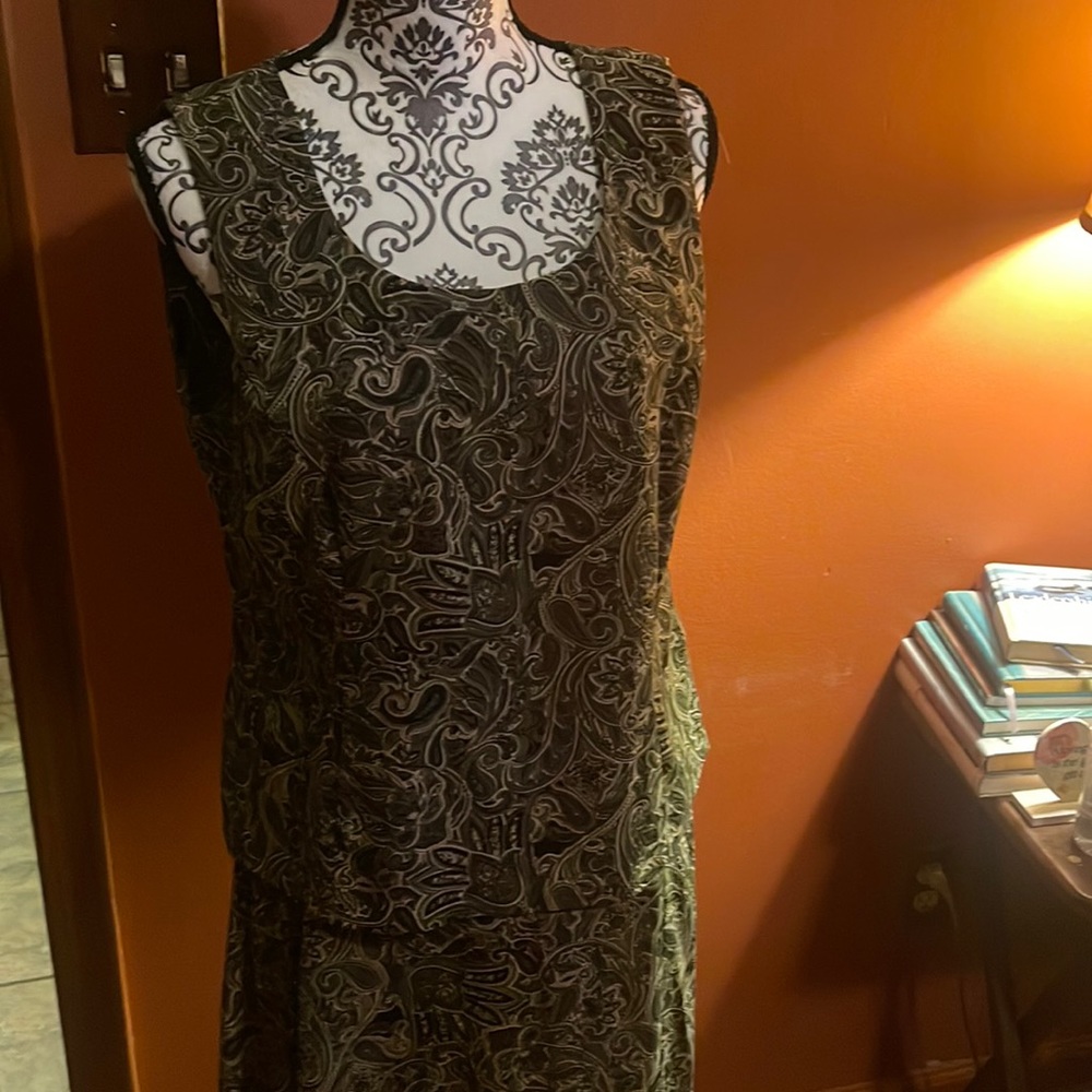 New Women two piece skirt and top. Sage and black paisley print.